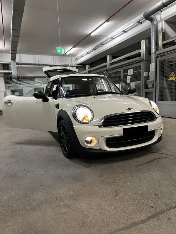 Weiß Gebraucht 2013 Mini ONE Kleinwagen | 2.850 € (Guter Preis) - Bild 1/4