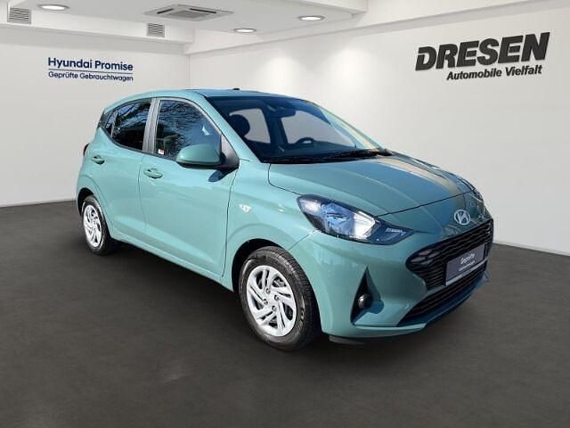 Gebraucht Hyundai i10 Select 67 PS (49 kW) 2024 Gruen Kleinwagen