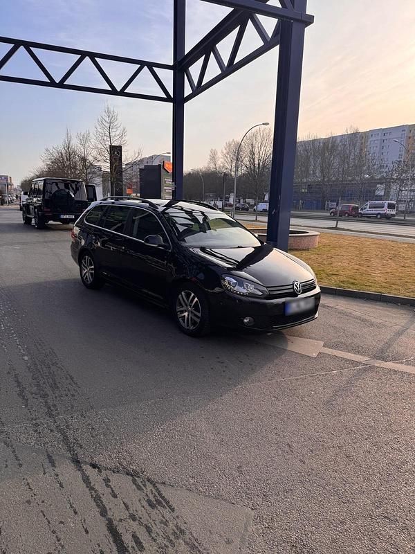 Gebraucht VW Golf VI Style 140 PS (102 kW) 2011 Schwarz Kleinwagen