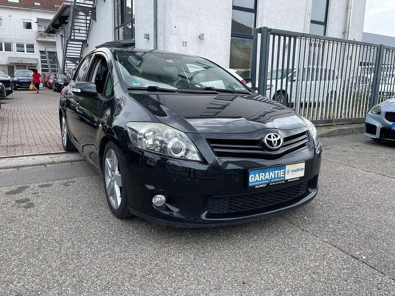 Schwarz Gebraucht 2011 Toyota Auris Limousine | 6.500 € (Etwas zu teuer) - Bild 1/4