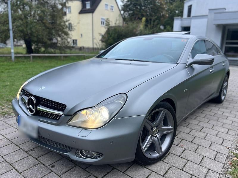 Grau Gebraucht 2009 Mercedes CLS350 Edition Coupé | 12.950 € - Bild 1/4