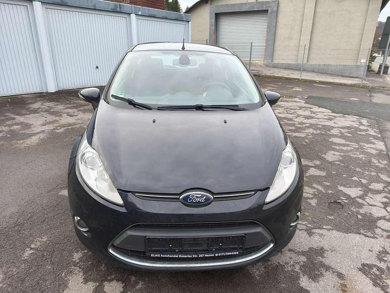 Gebraucht Ford Fiesta Titanium 95 PS (69 kW) 2011 Pantherschwarz metallic Kleinwagen