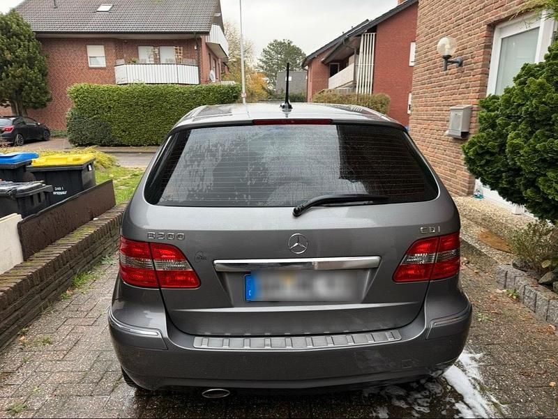 Gebraucht Mercedes B200 101 PS (74 kW) 2007 Silber Van / Kleinbus