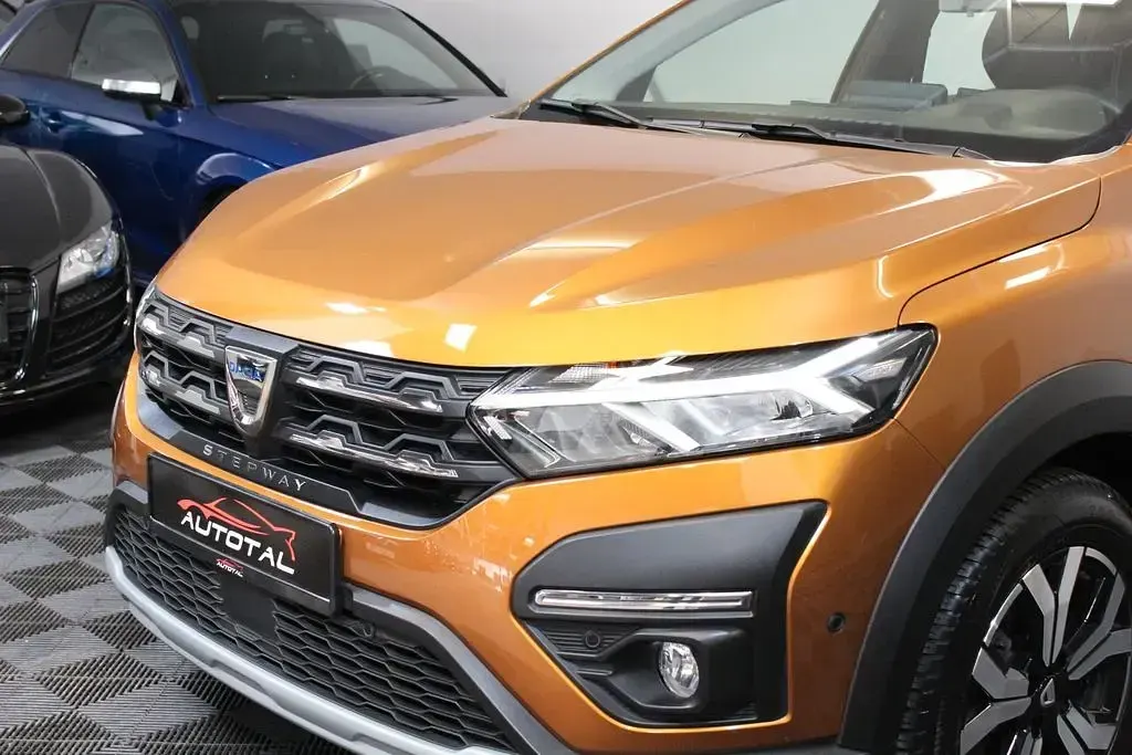 Gebraucht Dacia Sandero Comfort 101 PS (74 kW) 2022 Orange SUV