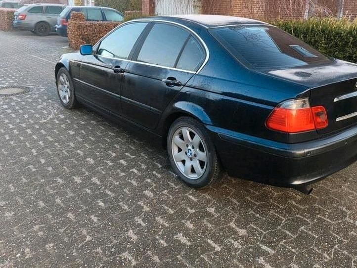 Gebraucht BMW 318 143 PS (105 kW) 2004 Schwarz Limousine