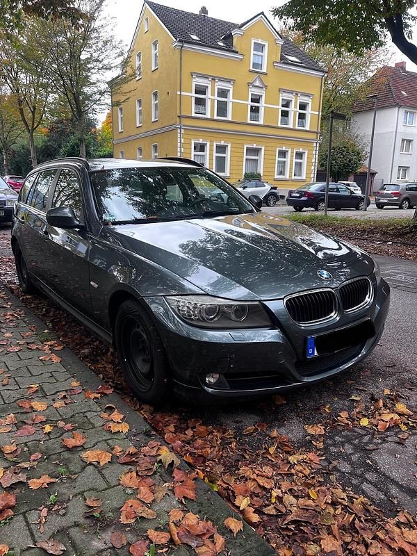 Gebraucht 2011 BMW 320 Kombi | 3.450 € (Superpreis) - Bild 1/4