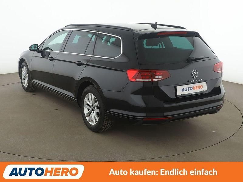 Gebraucht VW Passat Business 150 PS (110 kW) 2022 Schwarz Kombi