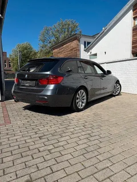 Gebraucht BMW 325 217 PS (159 kW) 2014 Grau Kombi