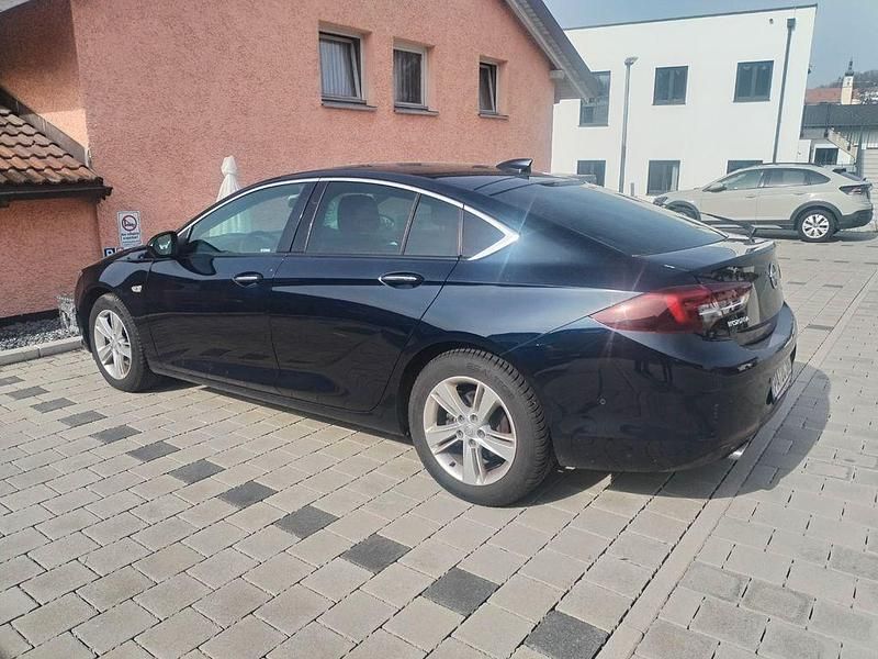 Gebraucht Opel Insignia 170 PS (125 kW) 2018 Blau Limousine
