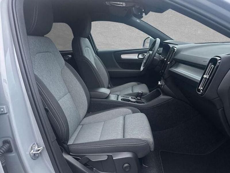 Gebraucht Volvo XC40 Core 163 PS (119 kW) 2024 Vapour grey SUV
