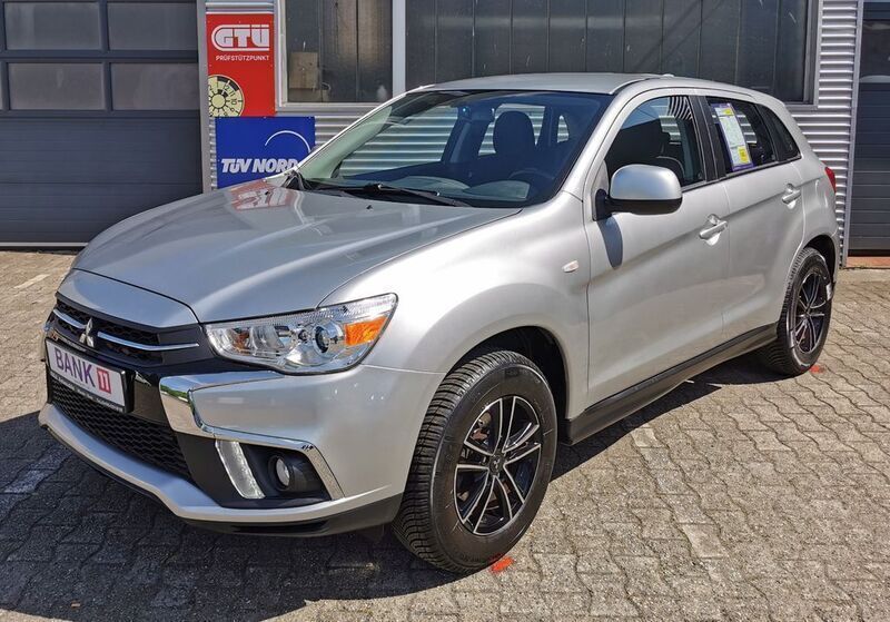 Silber 0 metallic Gebraucht 2018 Mitsubishi ASX Edition SUV | 12.995 € (Fairer Preis) - Bild 1/4