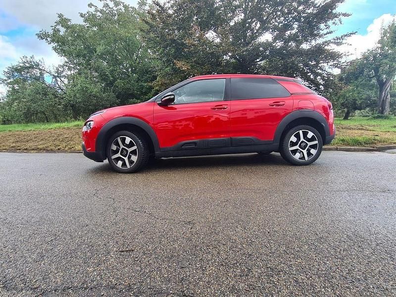 Rot Gebraucht 2018 Citroën C4 Cactus PureTech Kleinwagen | 9.000 € (Guter Preis) - Bild 1/4
