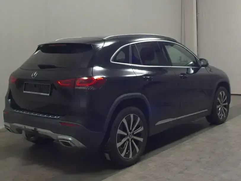 Gebraucht Mercedes GLA200 Progressive 150 PS (110 kW) 2023 Schwarz SUV