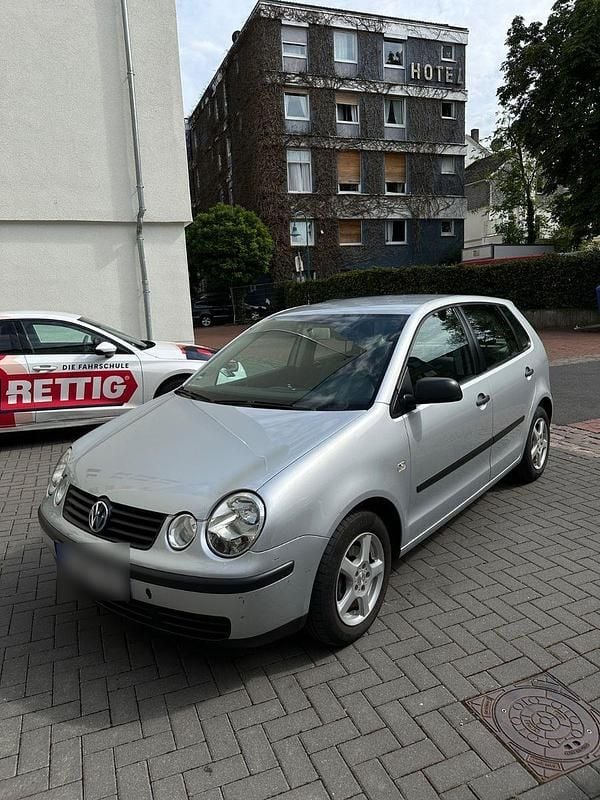 Silber Gebraucht 2002 VW Polo Kleinwagen | 3.299 € (Teuer) - Bild 1/4