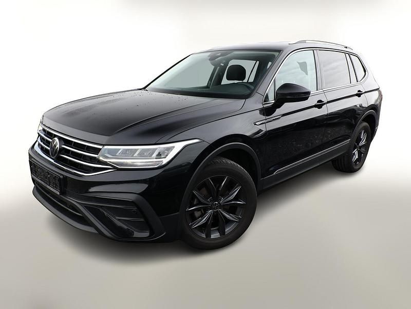 Deep black perleffekt Gebraucht 2022 VW Tiguan Allspace S SUV | 30.191 € (Etwas zu teuer) - Bild 1/4