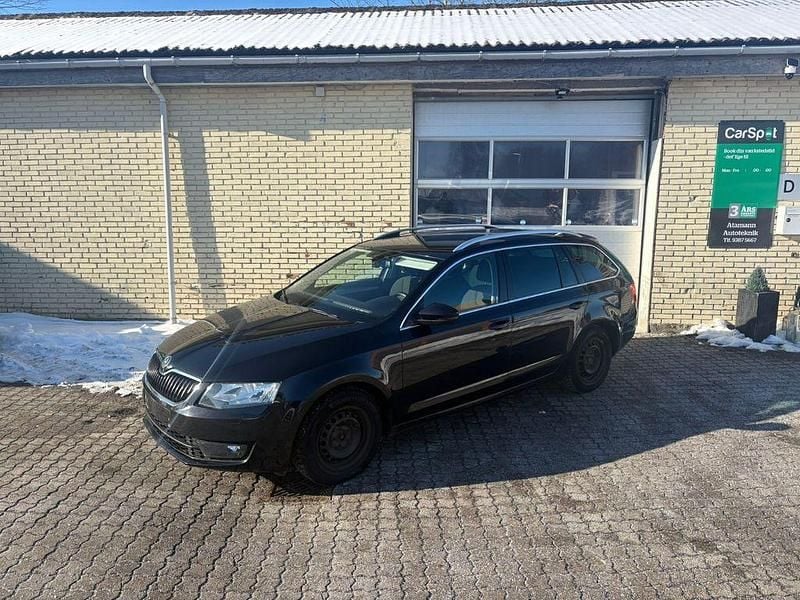 Gebraucht Skoda Octavia Elegance 140 PS (102 kW) 2014 Schwarz Kleinwagen