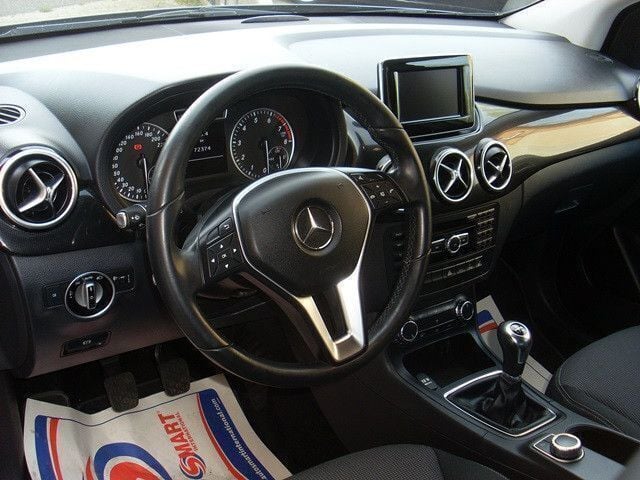 Gebraucht Mercedes B200 156 PS (114 kW) 2012 Grau metallic Van / Kleinbus