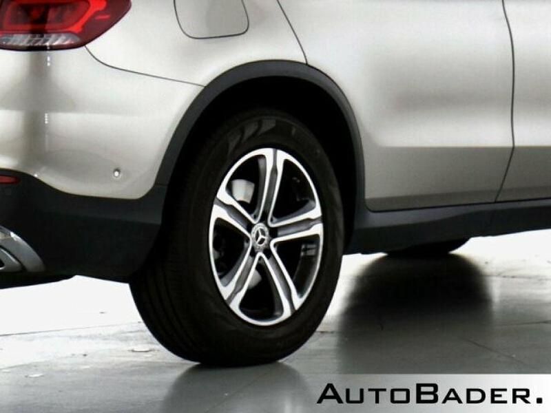 Gebraucht Mercedes GLC220 Exclusive 194 PS (142 kW) 2022 859 mojavesilber (metallic) SUV
