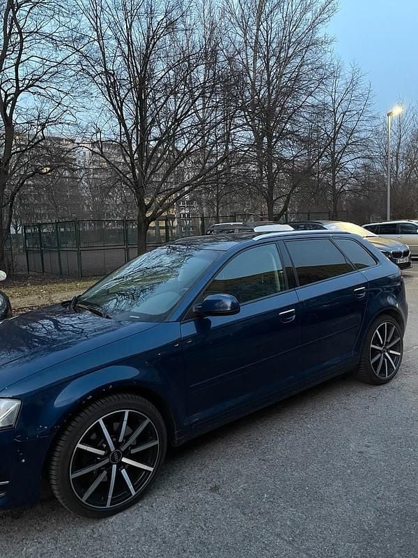 Gebraucht Audi A3 Sportback 170 PS (125 kW) 2011 Blau Kleinwagen