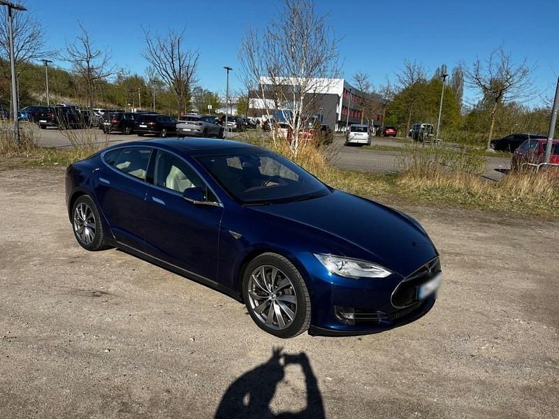 Second-hand Tesla Model S 409 kW (557 CP) 2016 Albastru Hatchback