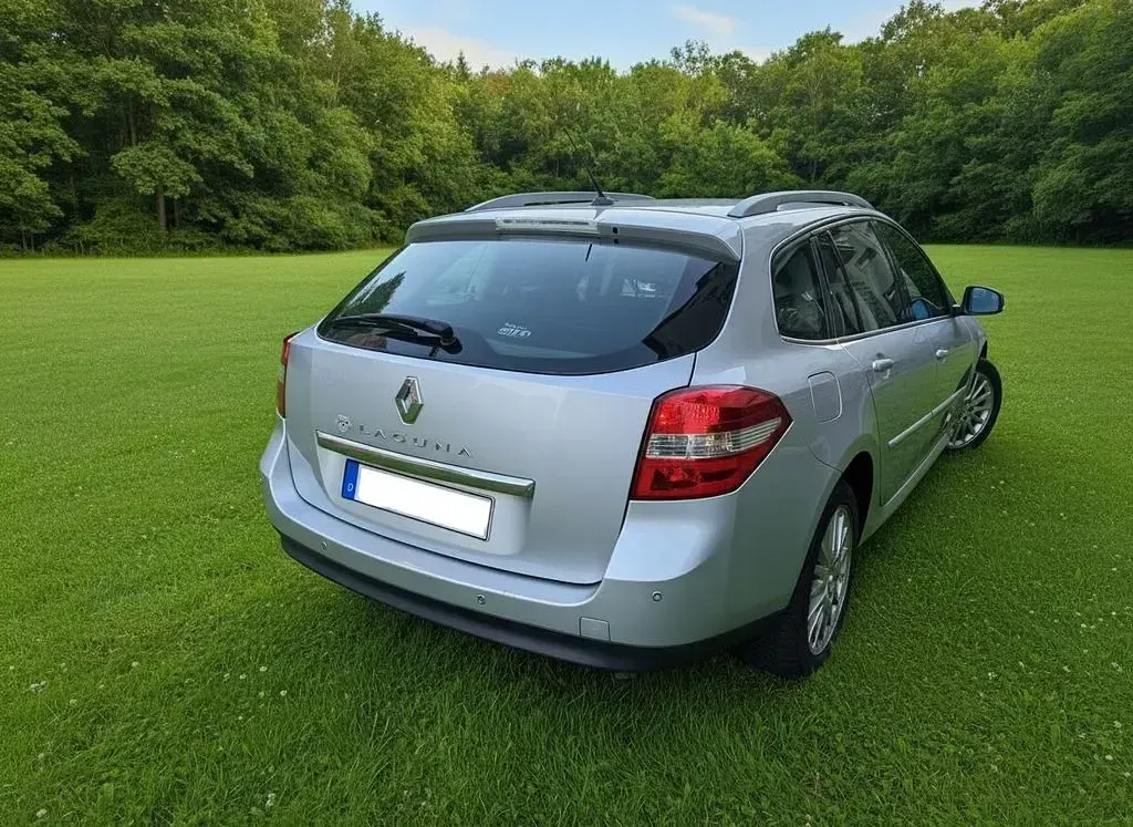 Gebraucht Renault Laguna GrandTour Dynamique 140 PS (102 kW) 2008 Silber Kombi