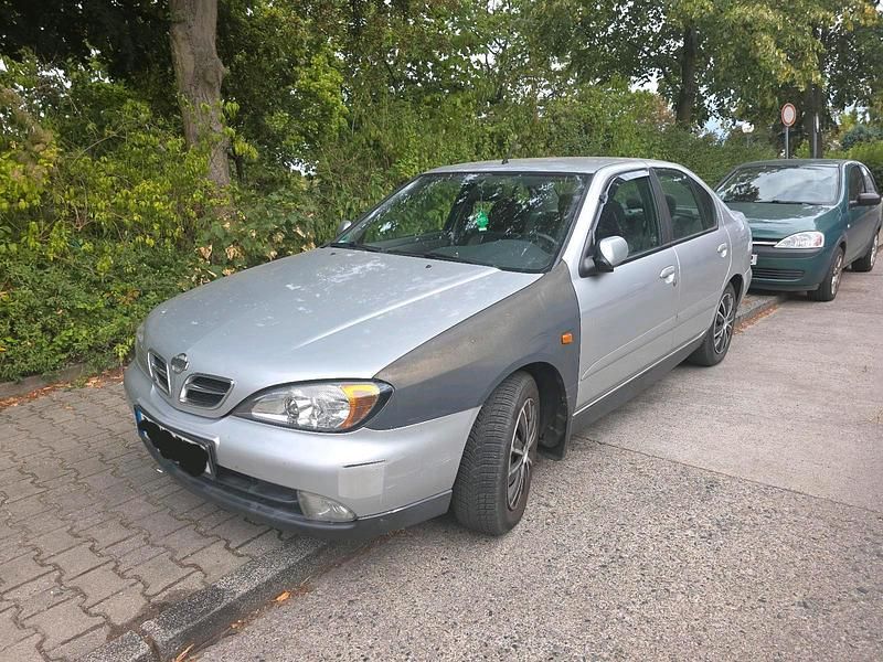 Silber Gebraucht 2001 Nissan Primera Limousine | 1.549 € (Fairer Preis) - Bild 1/4