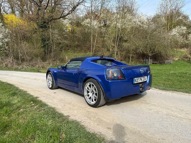 Gebraucht Opel Speedster 147 PS (108 kW) 2002 Blau Cabrio