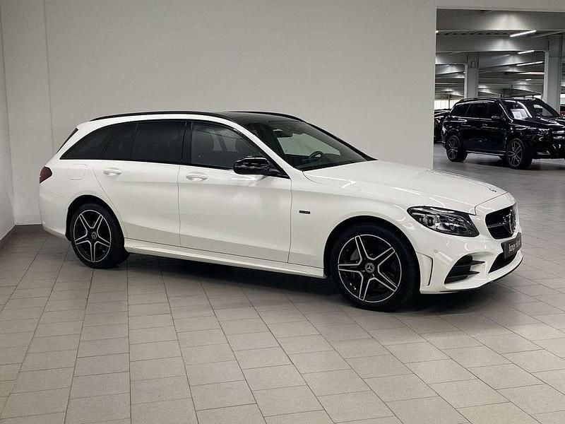 Gebraucht Mercedes C300e AMG 306 PS (225 kW) 2021 Weiß Limousine