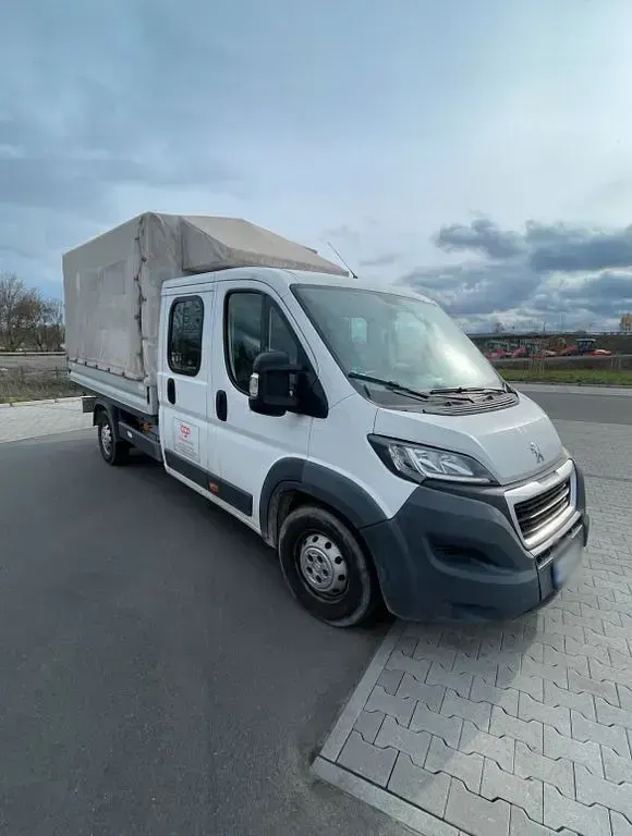 Używany Peugeot Boxer 120 KM (88 kW) 2018 Biały Van