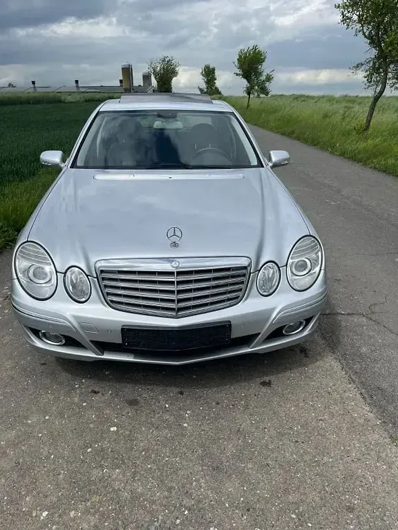 Gebraucht Mercedes E280 Elegance 190 PS (139 kW) 2009 Silber Limousine
