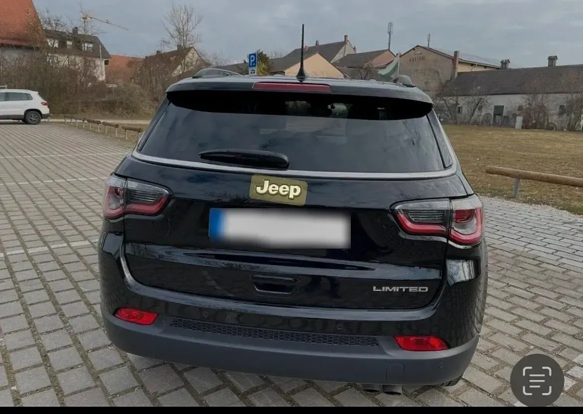 Gebraucht Jeep Compass 136 PS (100 kW) 2018 Schwarz SUV