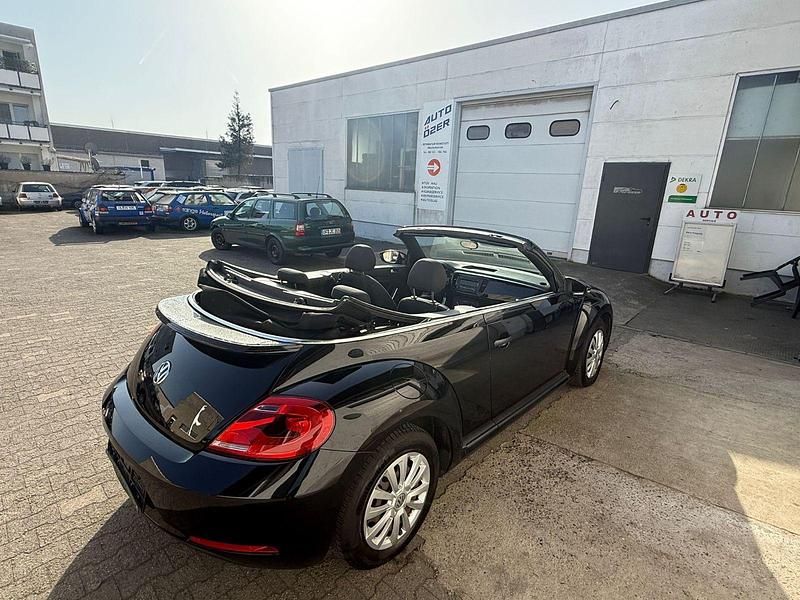Gebraucht VW Beetle Cabriolet Basis 105 PS (77 kW) 2015 Schwarz Cabrio