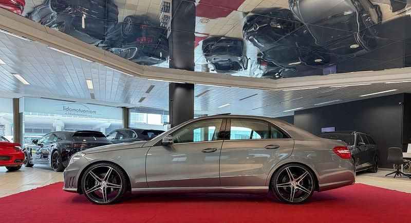 Gebraucht Mercedes E300 AMG 231 PS (169 kW) 2011 Silber Limousine