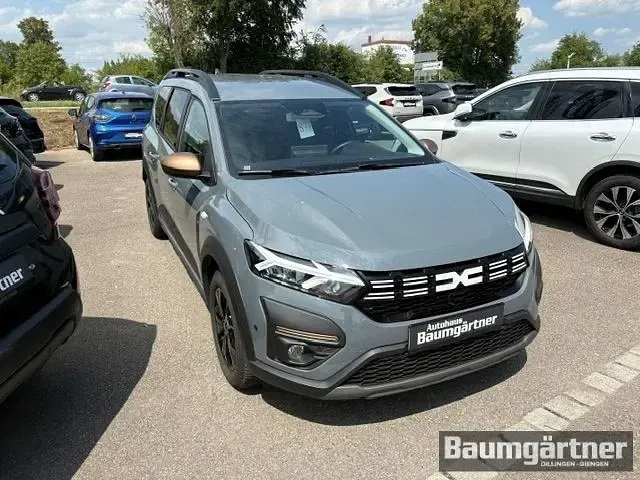 Gebraucht Dacia Jogger Extreme 141 PS (103 kW) 2025 Grau Van / Kleinbus