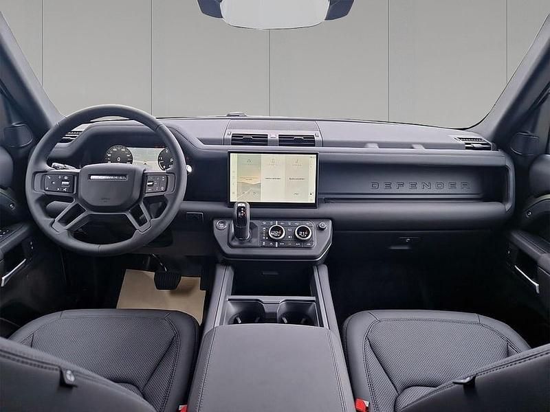 Gebraucht Land Rover Defender SE Dynamic 252 PS (185 kW) 2025 Pangea green SUV