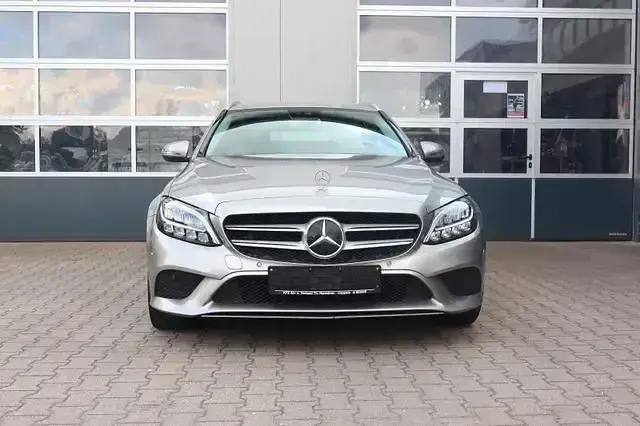 Gebraucht Mercedes C220 194 PS (142 kW) 2020 Mojavesilber Kombi