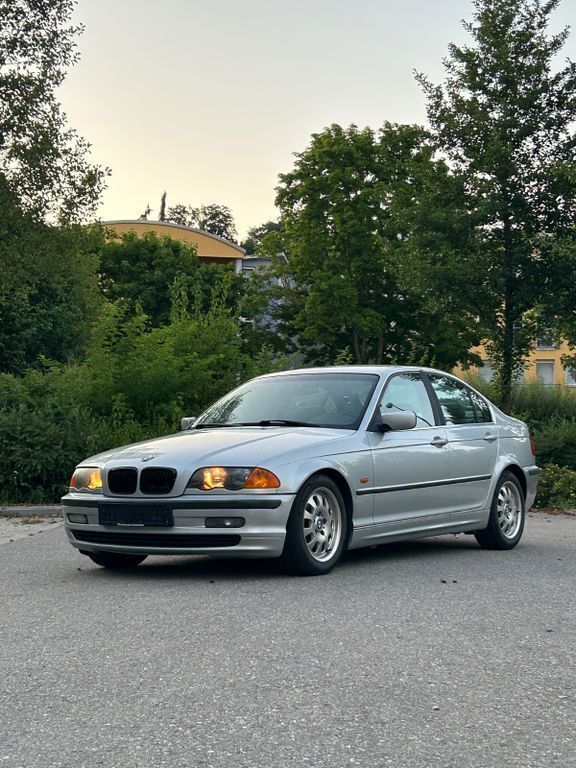 Gebraucht 2001 BMW 320 Limousine | 1.200 € (Superpreis) - Bild 1/4