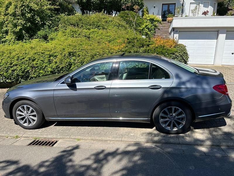 Occasion Mercedes E220 Exclusive 194 ch (142 kW) 2016 Gris Berline