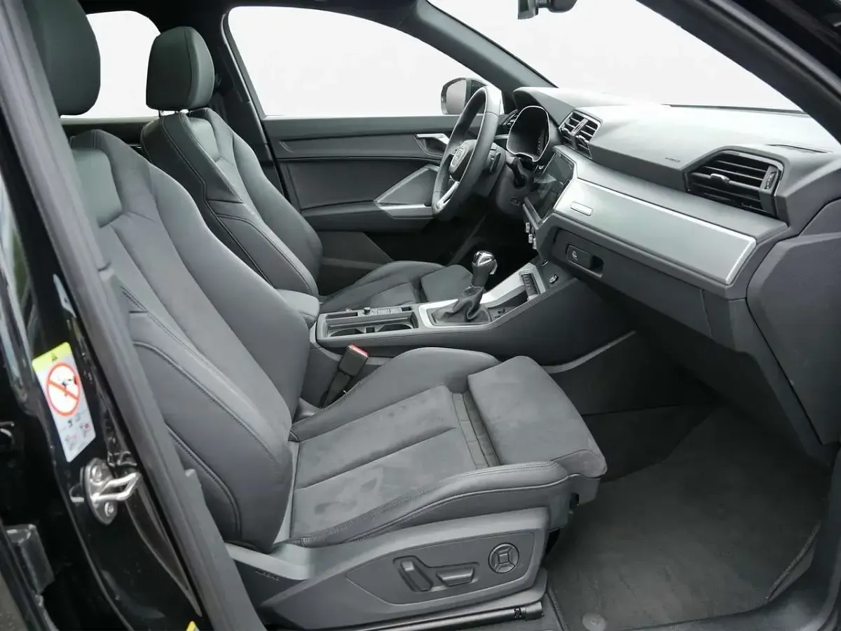 Gebraucht Audi Q3 S-Line 150 PS (110 kW) 2025 Mythosschwarz metallic SUV