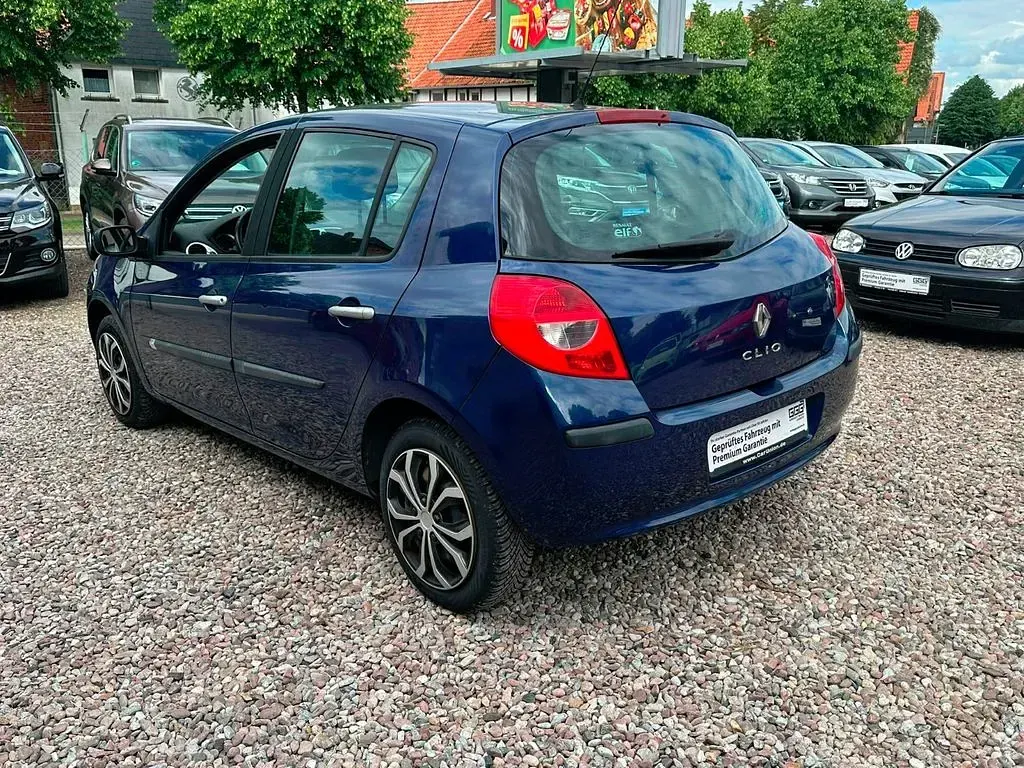 Gebraucht Renault Clio III Dynamique 75 PS (55 kW) 2009 Blau Limousine