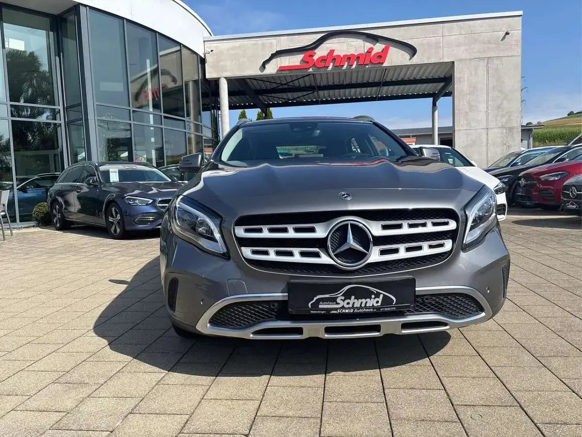 Gebraucht Mercedes GLA200 Urban 156 PS (114 kW) 2018 Grau SUV