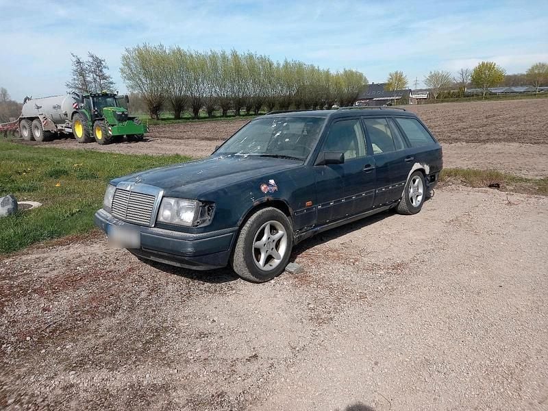 Gebraucht Mercedes E300 185 PS (136 kW) 1990 Blau Kombi