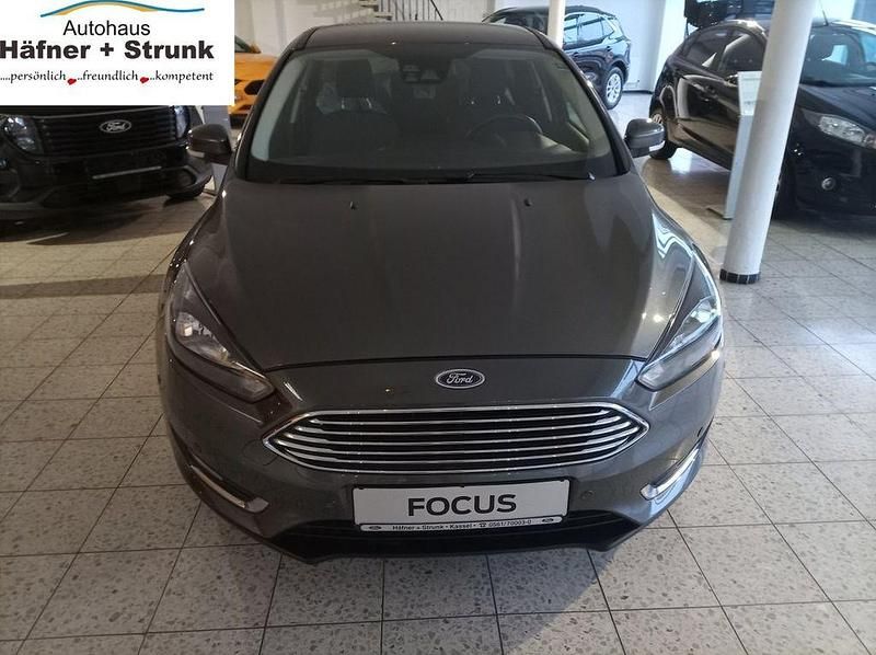 Gebraucht Ford Focus Titanium 101 PS (74 kW) 2017 Grau Limousine
