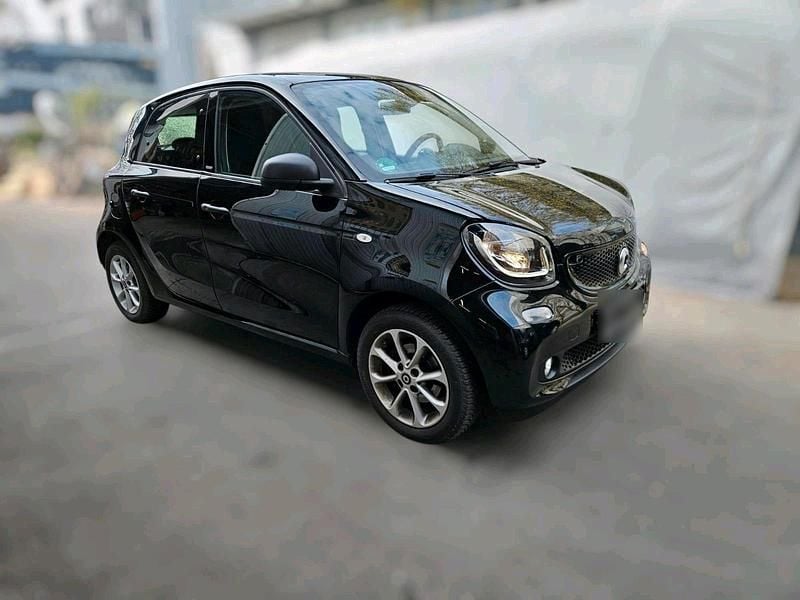 Gebraucht Smart ForFour 90 PS (66 kW) 2019 Schwarz Kleinwagen