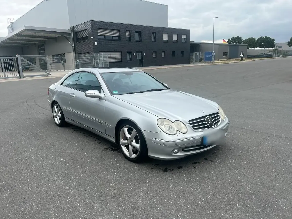 Gebraucht Mercedes CLK500 306 PS (225 kW) 2002 Silber Coupé
