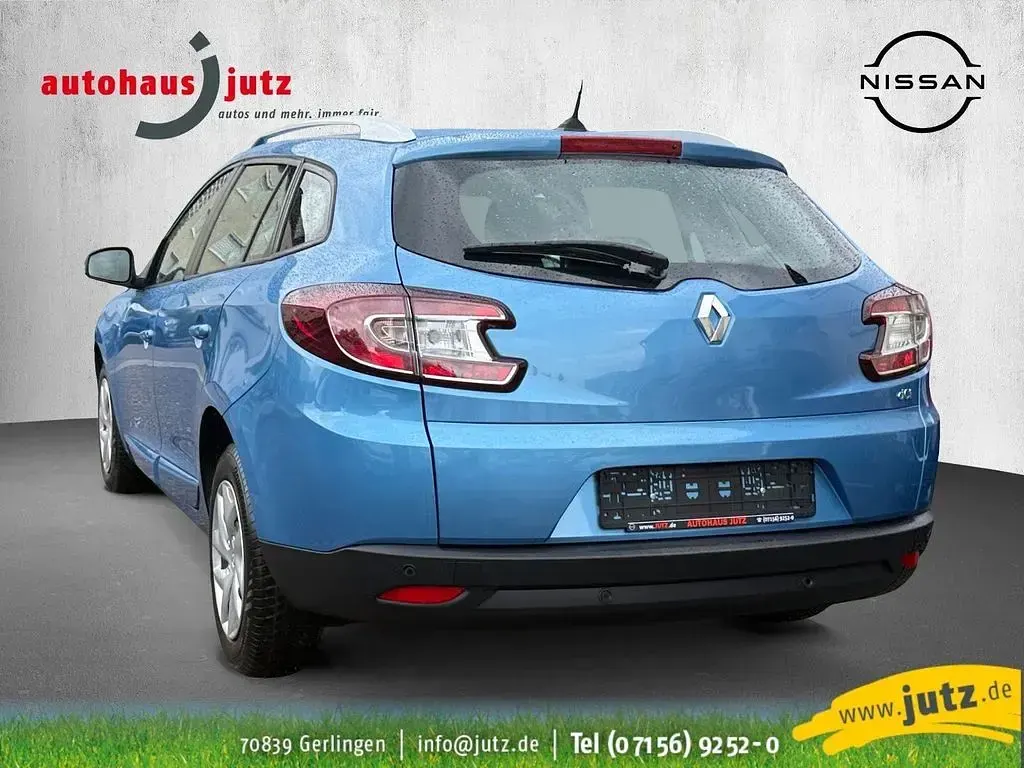 Gebraucht Renault Mégane LIMITED 110 PS (80 kW) 2015 Blau Limousine