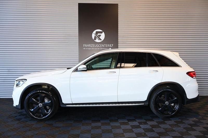 Gebraucht Mercedes GLC300 258 PS (189 kW) 2022 Polar white SUV
