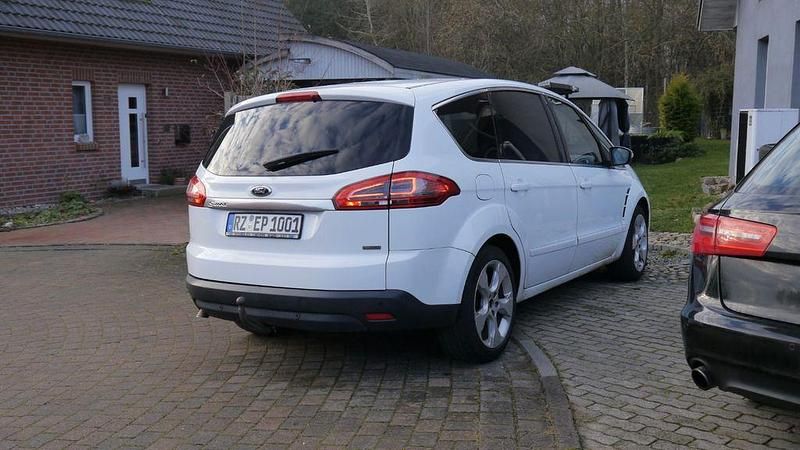 Gebraucht Ford S-MAX Titanium 160 PS (117 kW) 2012 Weiß Van / Kleinbus