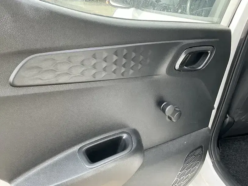 Gebraucht Hyundai i10 Trend 67 PS (49 kW) 2022 Weiß atlas white / sol Kleinwagen