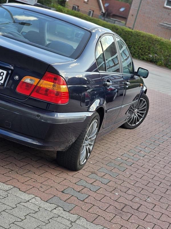 Gebraucht BMW 316 116 PS (85 kW) 2003 Blau Limousine